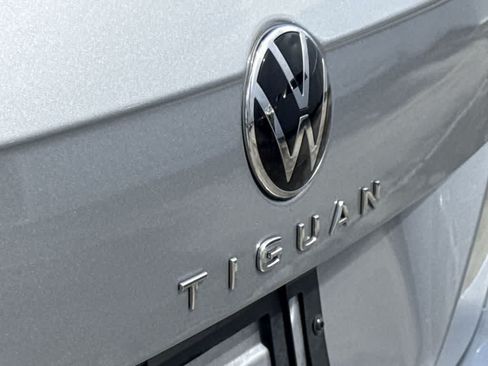 Used 2023 Volkswagen Tiguan SE FWD image 10