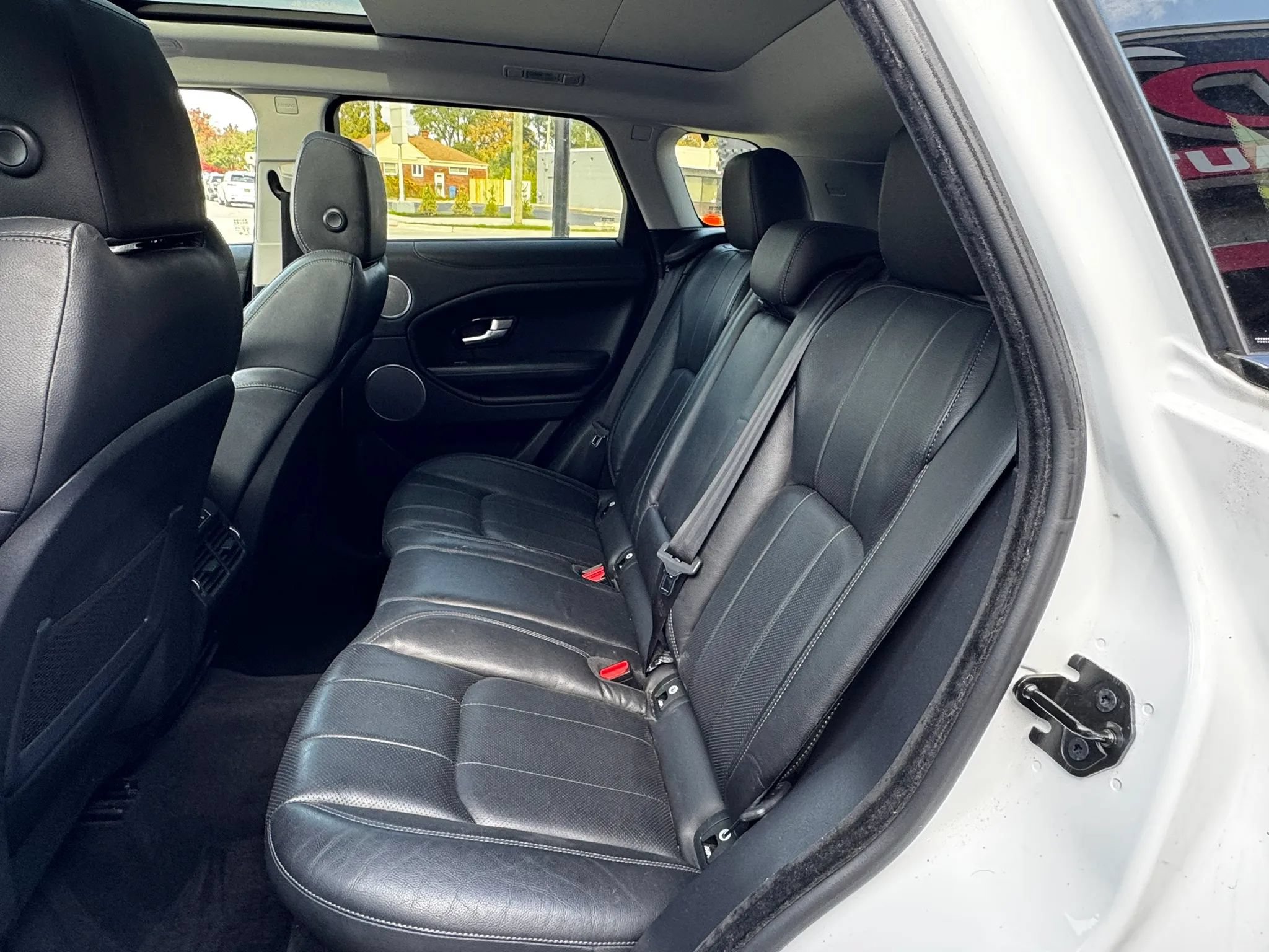 Used 2018 Land Rover Range Rover Evoque SE Premium AWD/4WD image 15