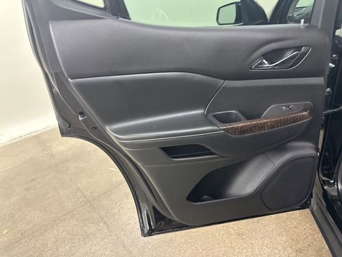 Used 2020 GMC Acadia Denali w/ Denali Ultimate Package image 29