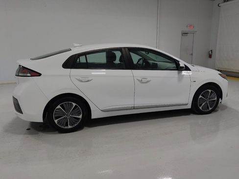 Used 2020 Hyundai Ioniq SE image 10