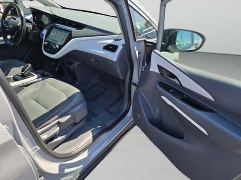 Used 2020 Chevrolet Bolt Premier w/ Infotainment Package FWD image 31