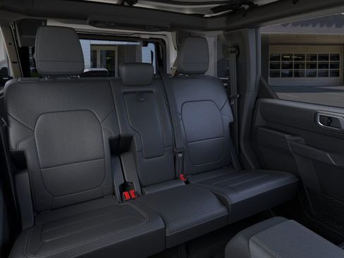 New 2025 Ford Bronco Badlands image 11