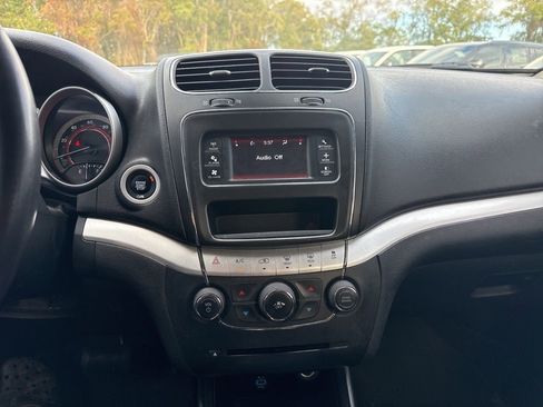 Used 2018 Dodge Journey SE w/ Connectivity Group image 16