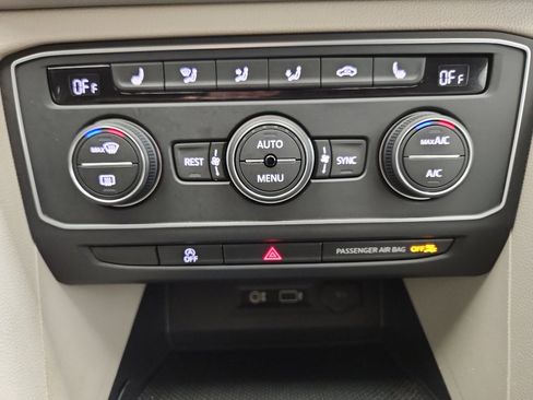 Used 2018 Volkswagen Atlas SE image 20