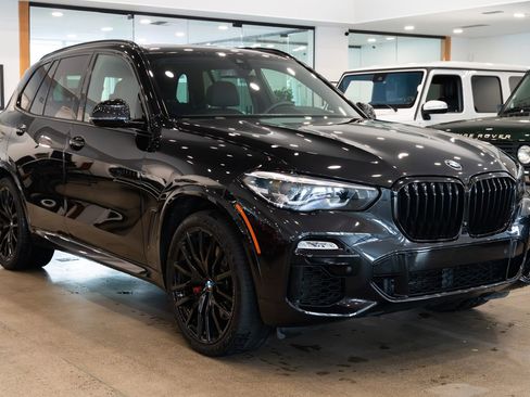 Used 2021 BMW X5 xDrive40i w/ M Sport Package AWD/4WD image 3
