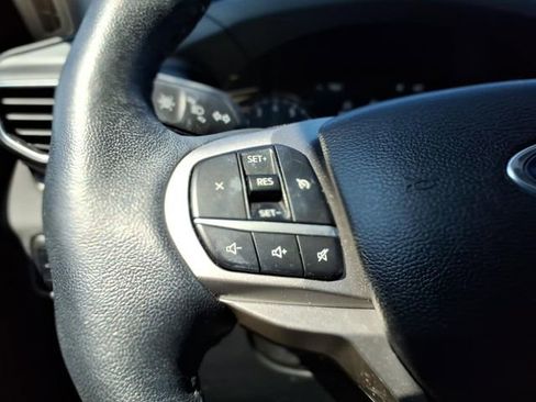 Used 2023 Ford Explorer XLT w/ Equipment Group 202A image 16