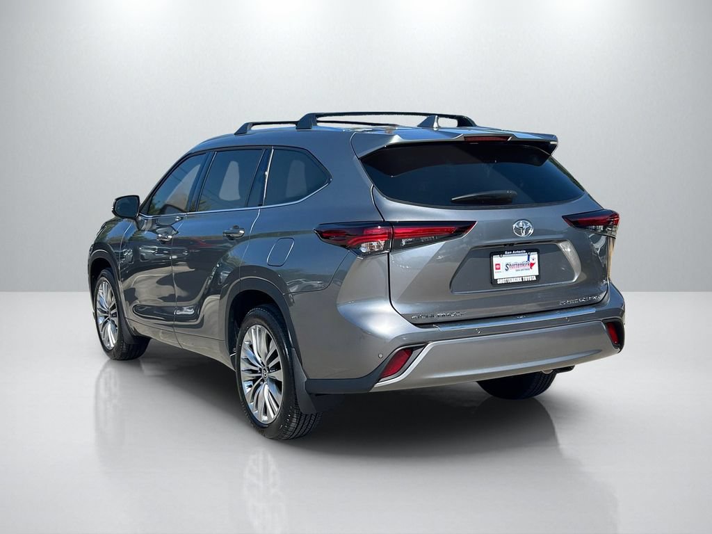 Certified 2026 Toyota Highlander Platinum AWD/4WD image 7