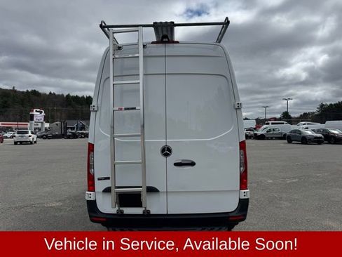 Used 2022 Mercedes-Benz Sprinter 1500 image 4