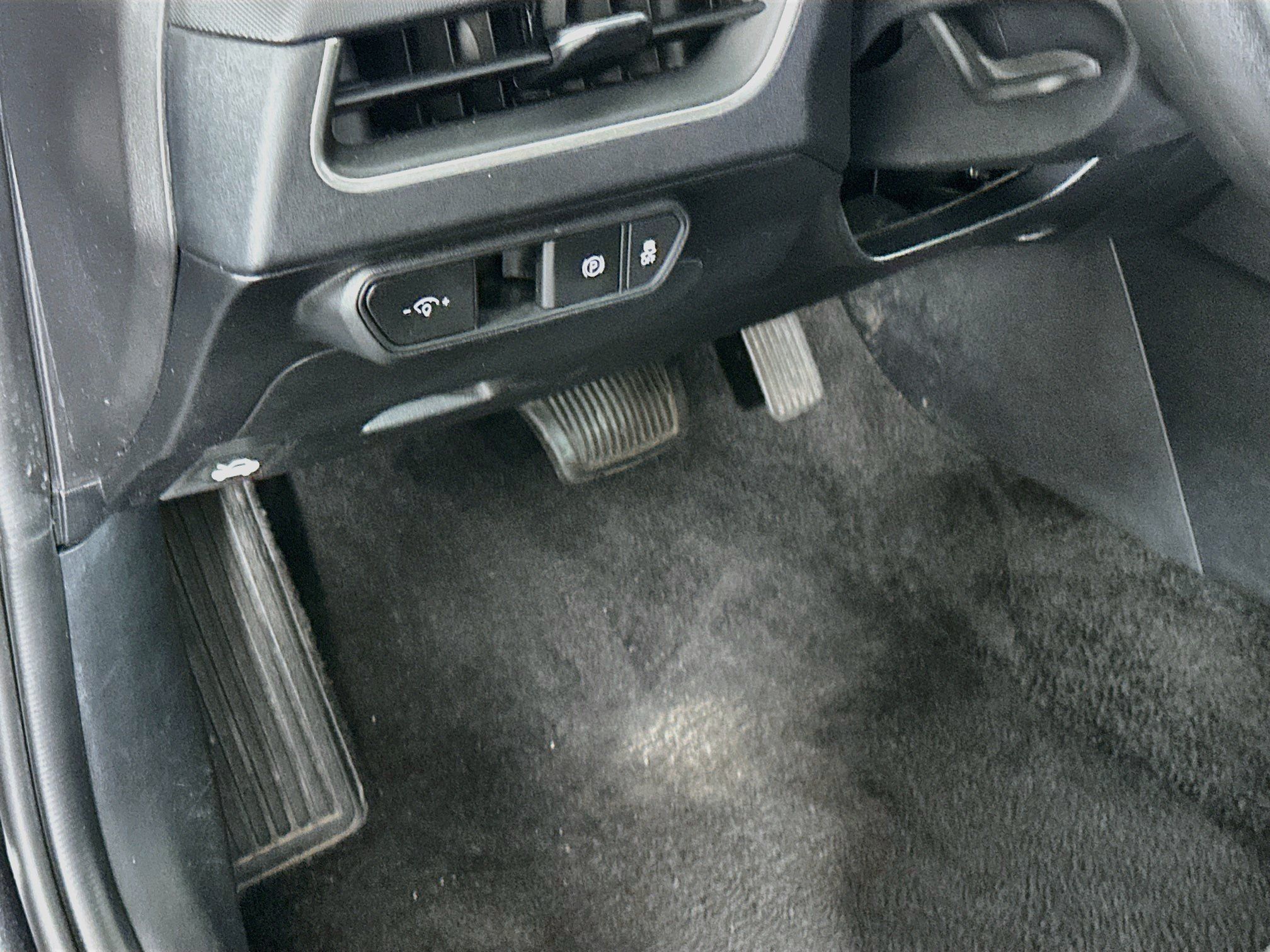 Used 2025 Kia K4 FWD image 17