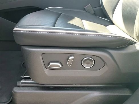 Certified 2024 Cadillac Escalade Premium Luxury image 18