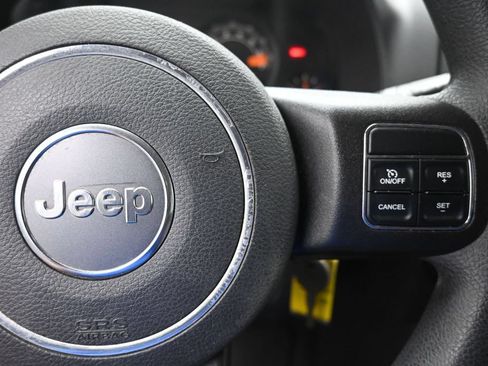 Used 2016 Jeep Compass Sport FWD image 14