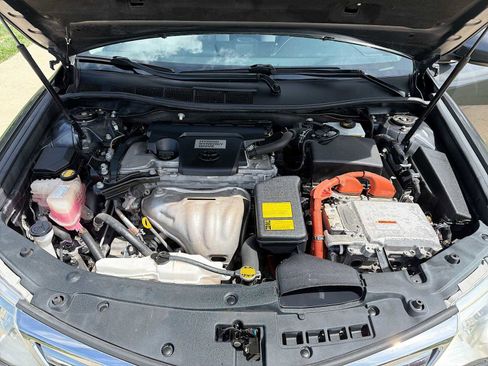 Used 2012 Toyota Camry XLE w/ Convenience Pkg FWD image 11