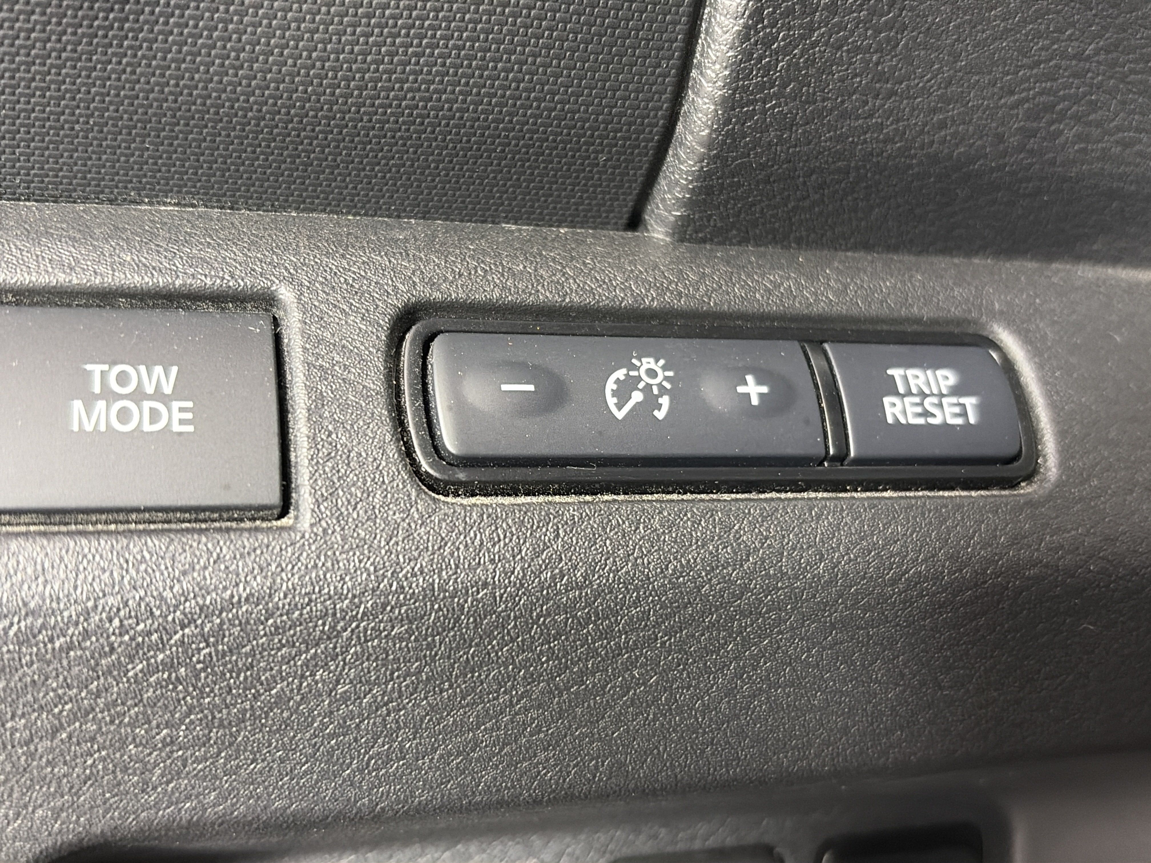 Used 2023 Nissan Frontier PRO-4X w/ Pro Convenience Package AWD/4WD image 35