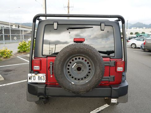 Used 2012 Jeep Wrangler Unlimited Sport image 23