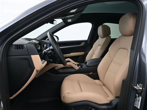 New 2026 Porsche Cayenne Coupe image 5