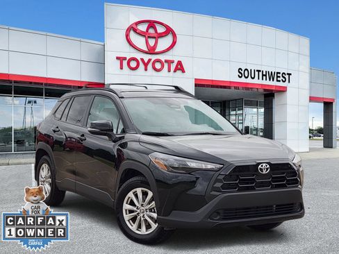 Used 2026 Toyota Corolla Cross LE w/ Moonroof Package FWD image 1