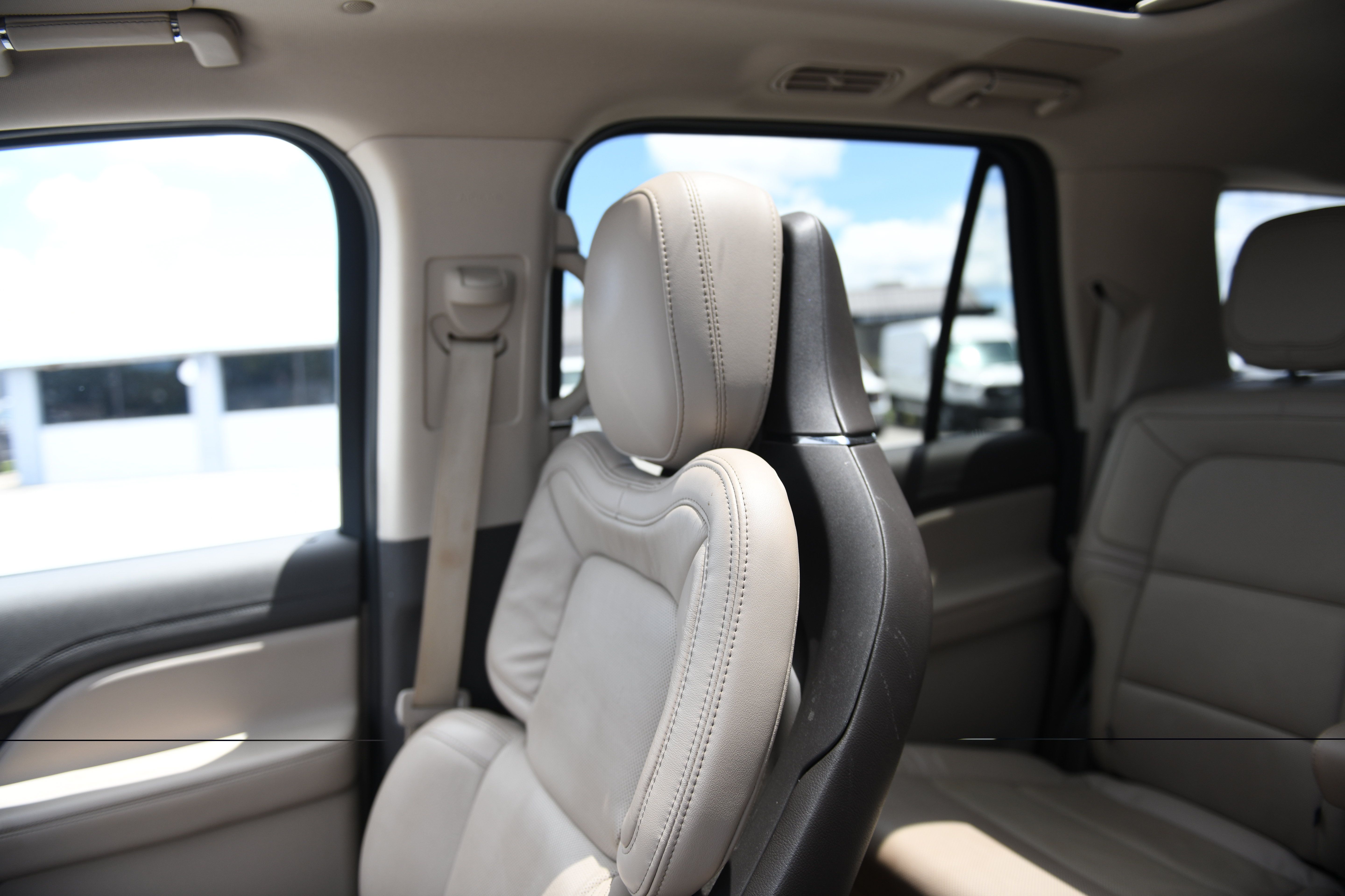 Used 2023 Lincoln Navigator L Reserve AWD/4WD image 31