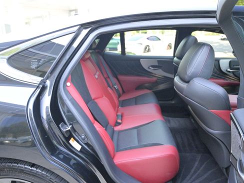 Used 2024 Lexus LS 500 F Sport image 46