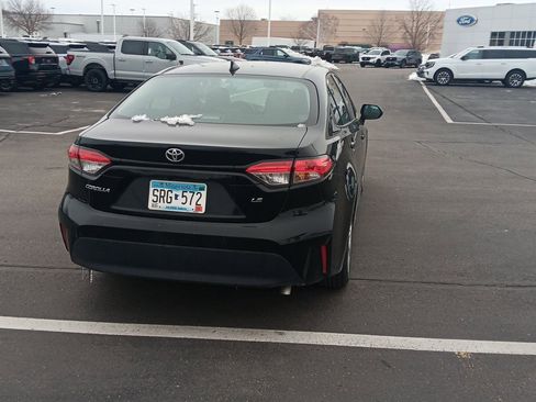 Used 2025 Toyota Corolla LE image 5