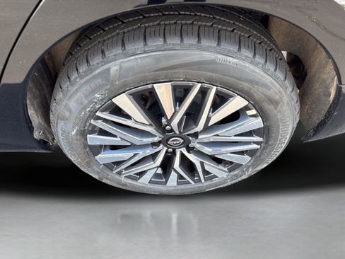 Used 2025 Nissan Altima 2.5 SV FWD image 8