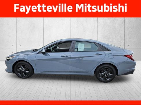 Used 2023 Hyundai Elantra SEL FWD image 4