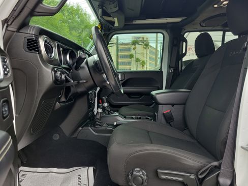 Used 2022 Jeep Wrangler Unlimited Sahara image 11