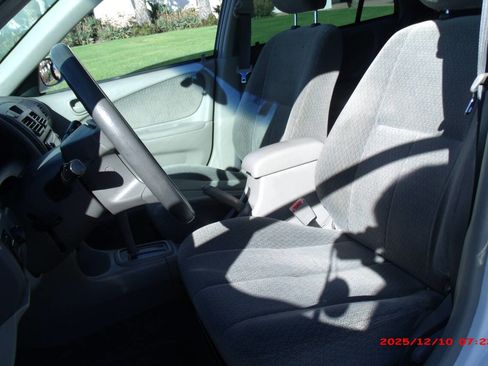 Used 2002 Toyota Corolla LE image 8