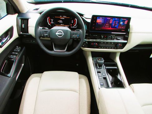 New 2026 Nissan Pathfinder SL w/ SL Premium Package image 11