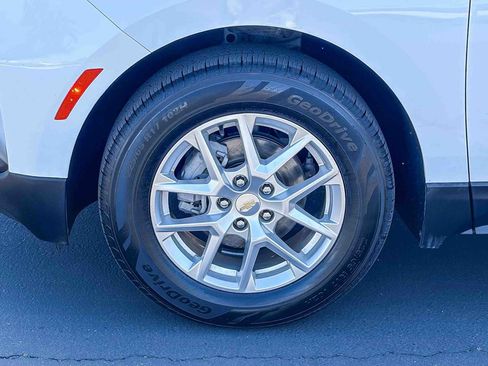 Used 2022 Chevrolet Equinox LT w/ LPO, Floor Liner Package image 9