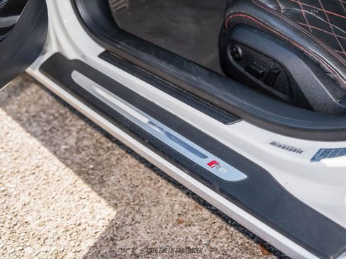 Used 2015 Audi R8 V8 w/ Full Leather Package image 28