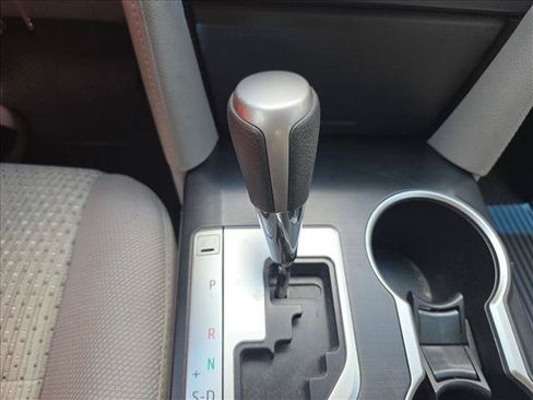Used 2013 Toyota Camry LE FWD image 11