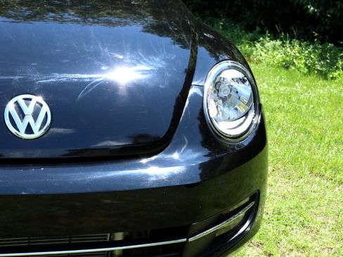 Used 2012 Volkswagen Beetle 2.5 image 17