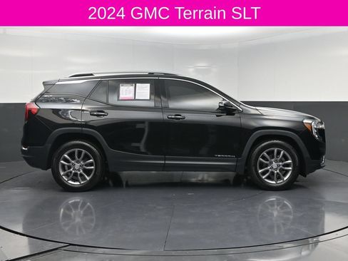 Used 2024 GMC Terrain SLT FWD image 4