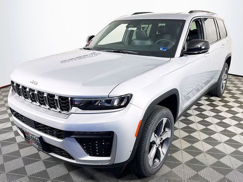 New 2026 Jeep Grand Cherokee L Limited w/ Luxury Tech Group II AWD/4WD image 3