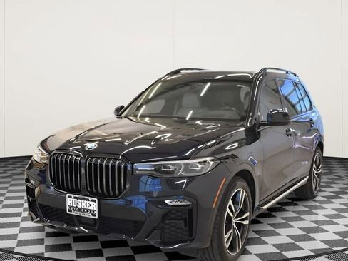 Used 2022 BMW X7 xDrive40i w/ M Sport Package AWD/4WD image 9