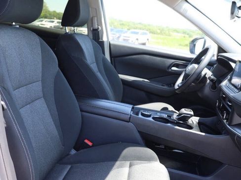 Used 2025 Nissan Rogue SV AWD/4WD image 15