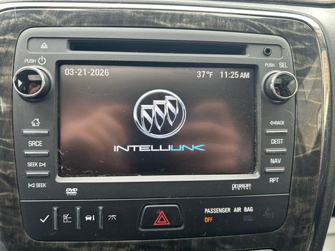 Used 2013 Buick Enclave Premium image 23