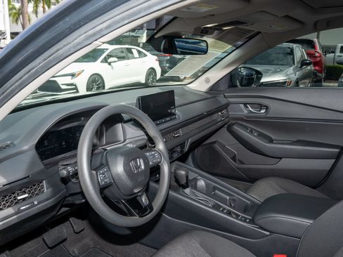 Certified 2025 Honda Accord SE image 14