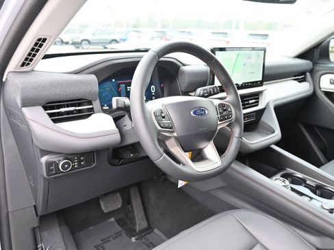 New 2026 Ford Explorer Active w/ Active Comfort Package RWD image 15