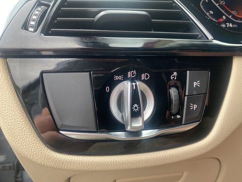 Used 2022 BMW 540i xDrive w/ Convenience Package image 30