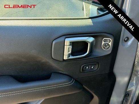 Used 2023 Jeep Wrangler Unlimited Sahara w/ Cold Weather Group image 18