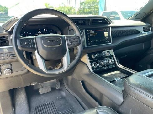 Used 2023 GMC Yukon Denali AWD/4WD image 12