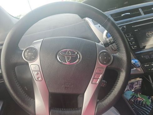Used 2017 Toyota Prius V Four FWD image 12