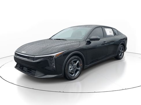 New 2026 Kia K4 LXS image 3