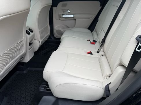 Certified 2026 Mercedes-Benz GLB 250 4MATIC image 11