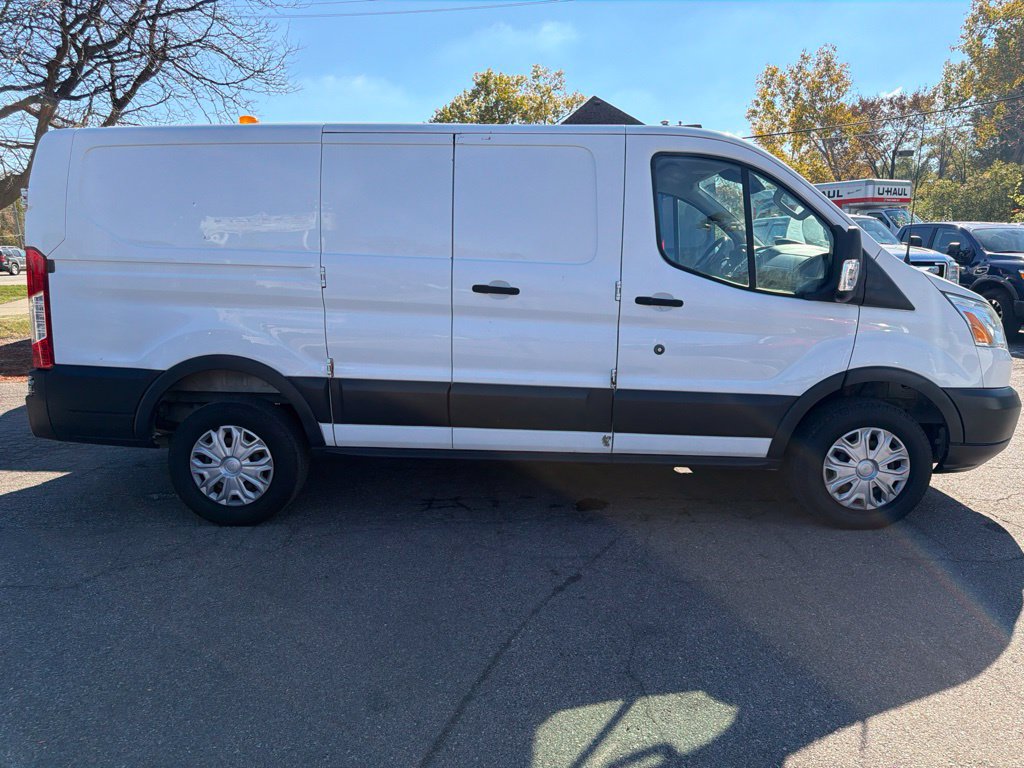 Used 2017 Ford Transit 250 130 Low Roof w/ Exterior Upgrade Package RWD image 4