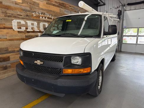 Used 2014 Chevrolet Express 2500 RWD image 3