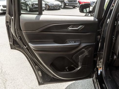Used 2023 Jeep Grand Cherokee Altitude AWD/4WD image 21