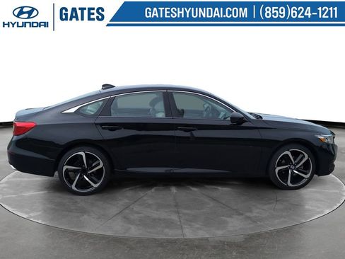Used 2018 Honda Accord LX image 3