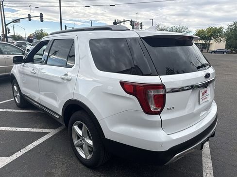 Used 2017 Ford Explorer XLT w/ Equipment Group 201A AWD/4WD image 3